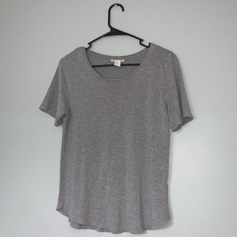 H&M grey top. Size: M